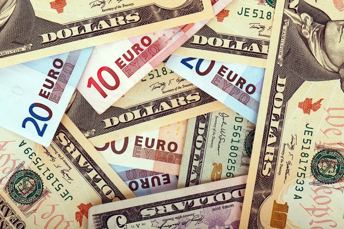 Currency money barcelona major euros dollars most exchanging pairs business popular euro tips exchange rate gtp volatile international usd should